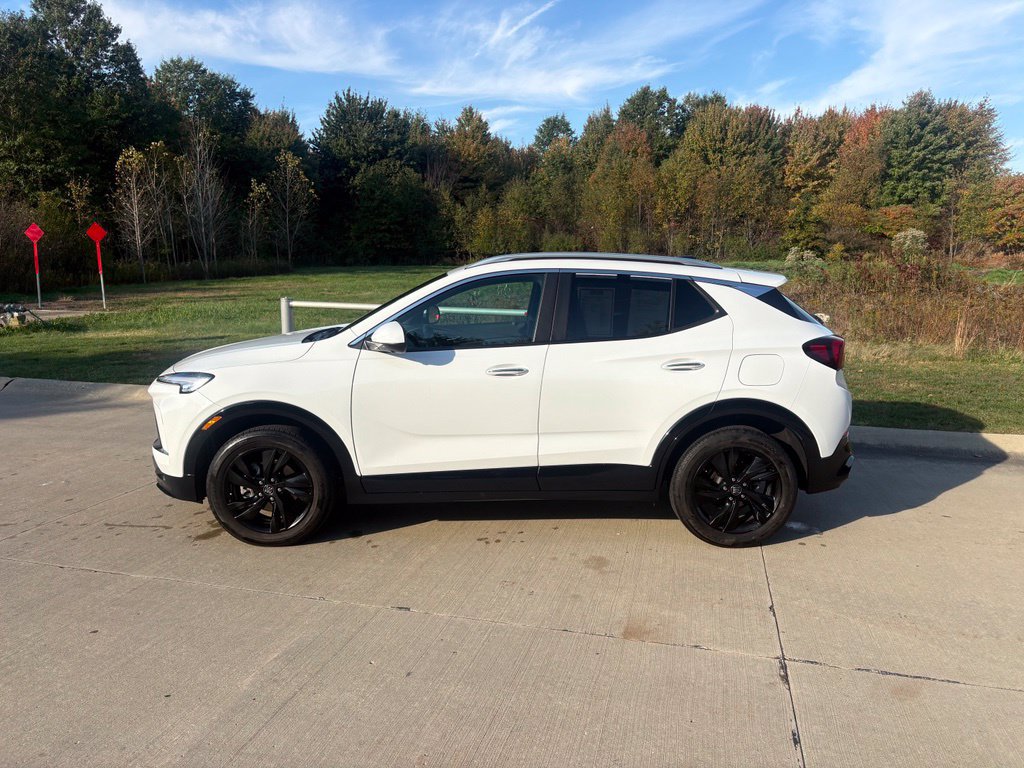 Used 2024 Buick Encore GX Sport Touring w/ Advanced Technology Package AWD/4WD image 6