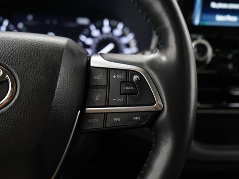 Used 2020 Toyota Highlander Limited AWD/4WD image 28