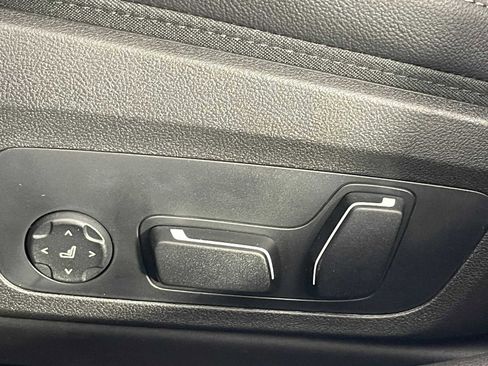 New 2026 BMW 330i Sedan w/ M Sport Package image 15