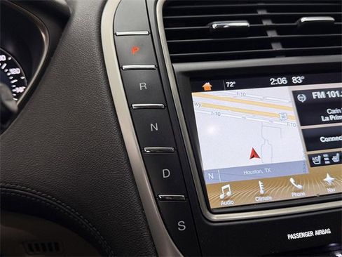 Used 2017 Lincoln MKX Reserve w/ Lincoln MKX Climate Package image 25