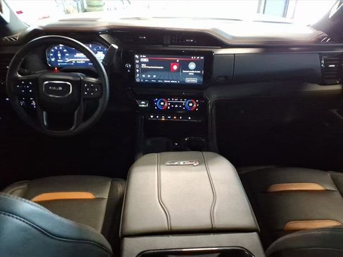 Used 2025 GMC Sierra 2500 AT4 w/ AT4 Premium Plus Package image 18