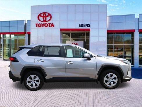 Used 2024 Toyota RAV4 LE AWD/4WD image 2