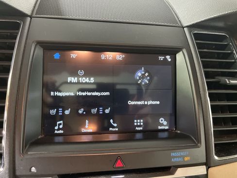 Used 2017 Ford Taurus Limited FWD image 18
