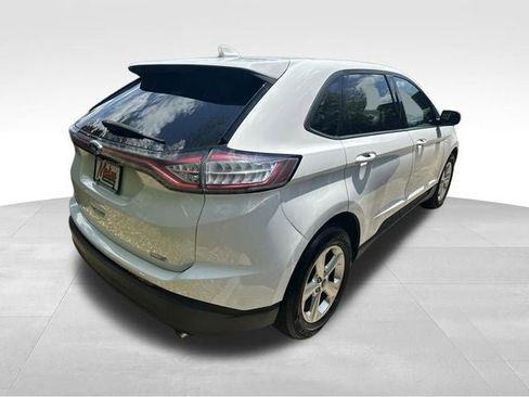 Used 2017 Ford Edge SE AWD/4WD image 4