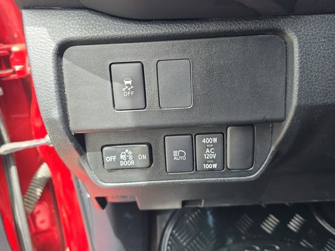 Used 2021 Toyota Tacoma TRD Off-Road w/ Technology Package AWD/4WD image 23