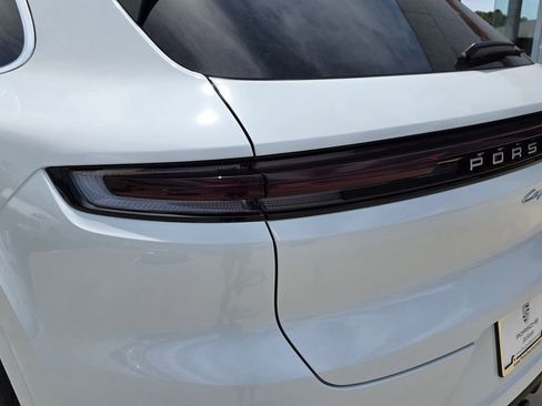 New 2025 Porsche Cayenne image 12