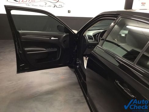 Used 2018 Chrysler 300 Touring w/ Sport Appearance Package image 19