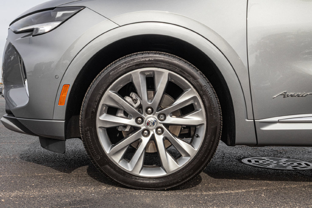Used 2023 Buick Envision Avenir AWD/4WD image 37