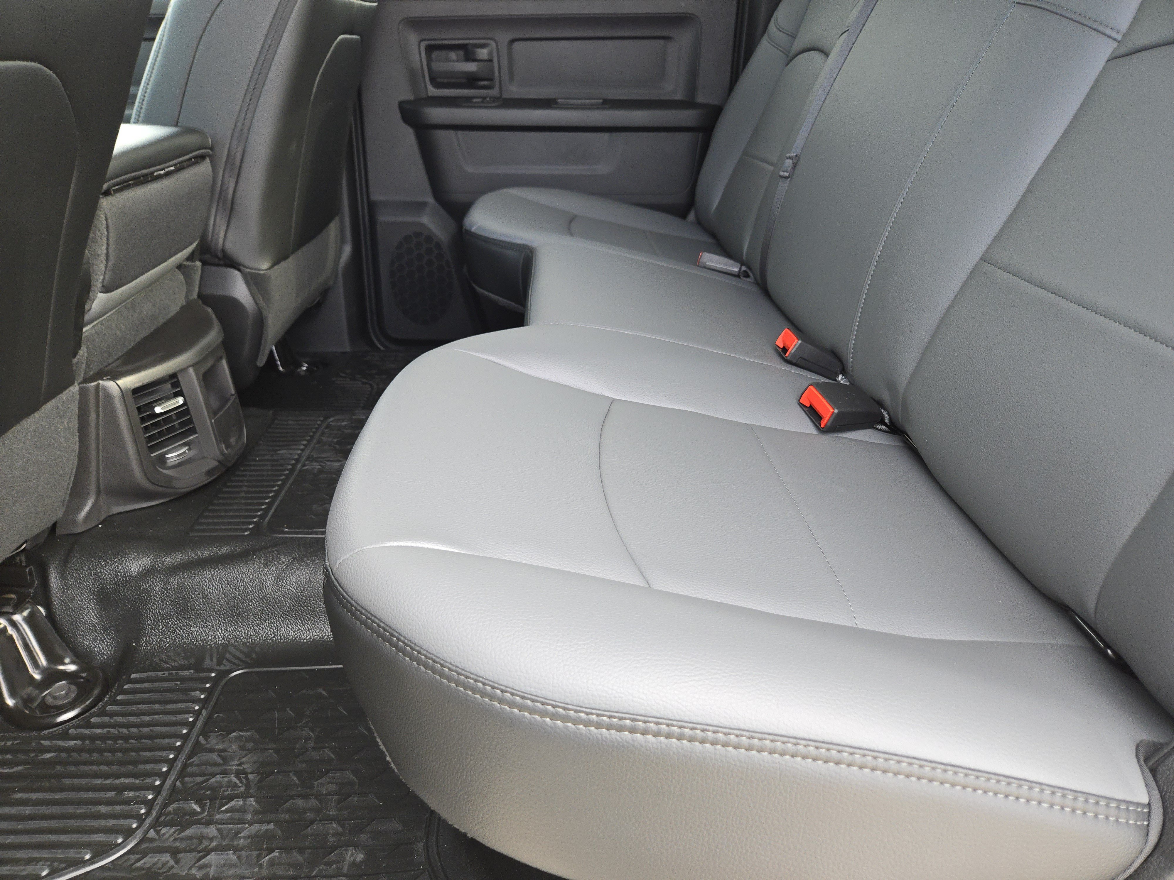 New 2026 RAM 5500 Tradesman w/ Chrome Appearance Group AWD/4WD image 18