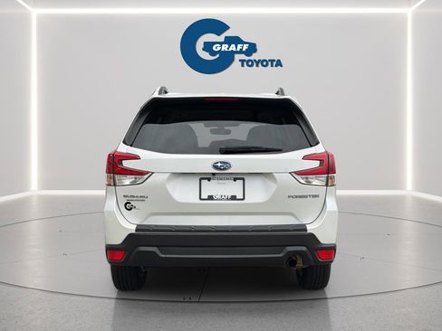 Used 2021 Subaru Forester Premium image 6