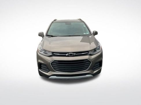 Used 2020 Chevrolet Trax LT w/ Driver Confidence Package image 2