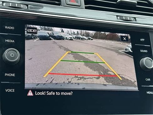 Used 2021 Volkswagen Tiguan SE R-Line image 14