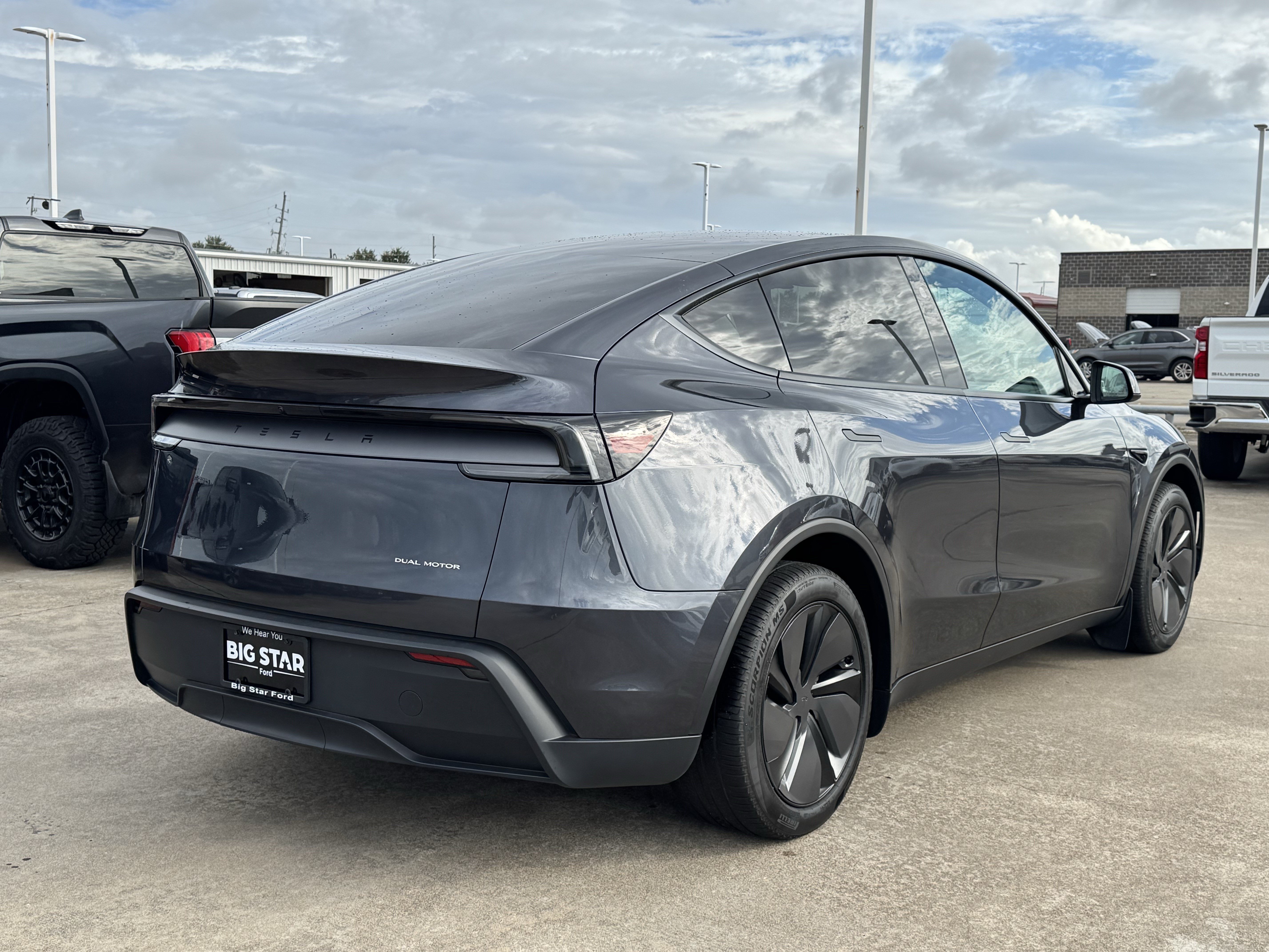Used 2026 Tesla Model Y Long Range AWD/4WD image 6