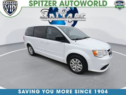 Used 2017 Dodge Grand Caravan SE FWD image 2