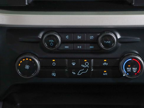 Used 2024 Ford F250 XLT w/ FX4 Off-Road Package AWD/4WD image 21