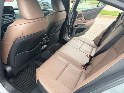 Used 2025 Lexus ES 300h w/ Accessory Package (Z1) FWD image 7