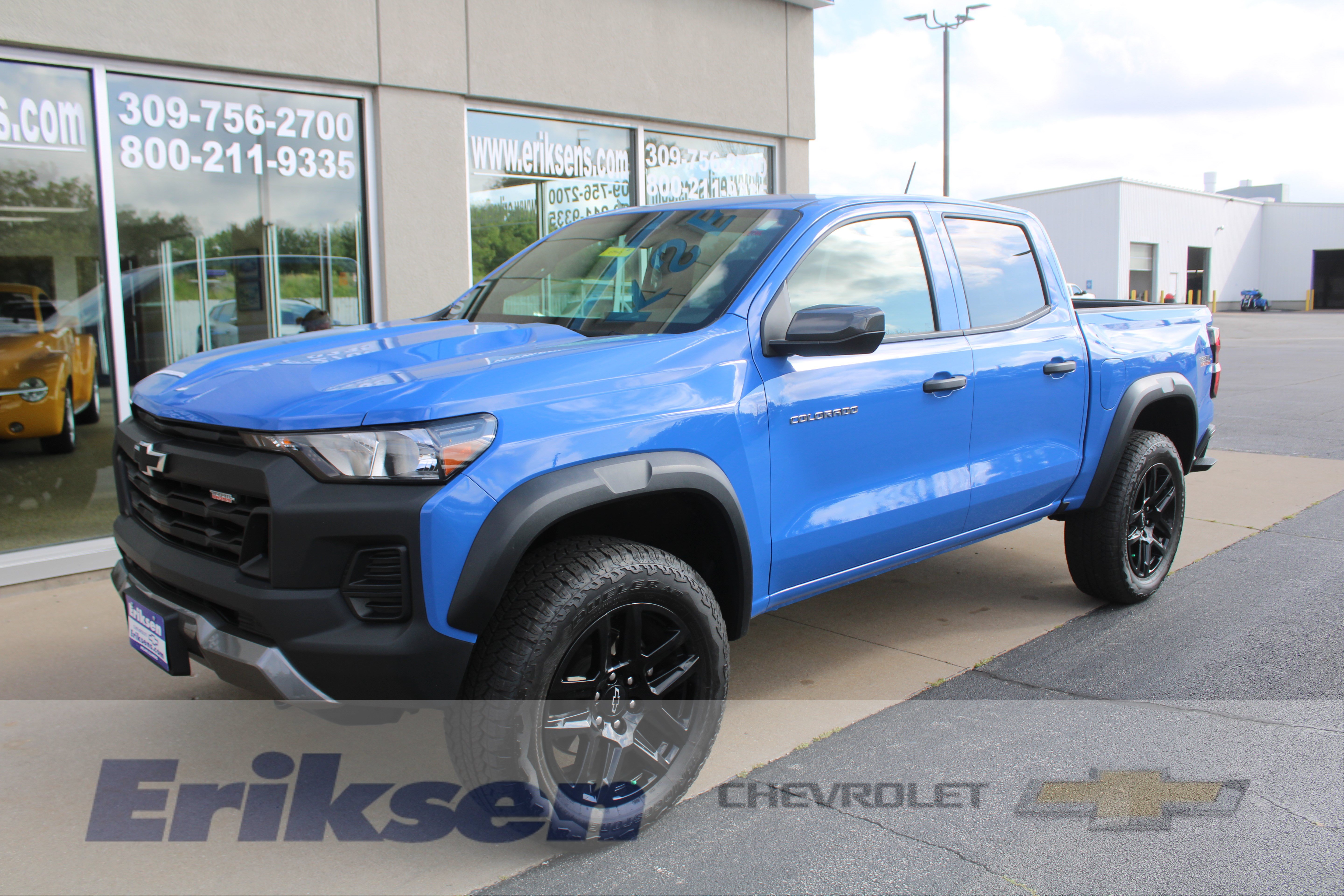 Certified 2025 Chevrolet Colorado Trail Boss AWD/4WD image 1
