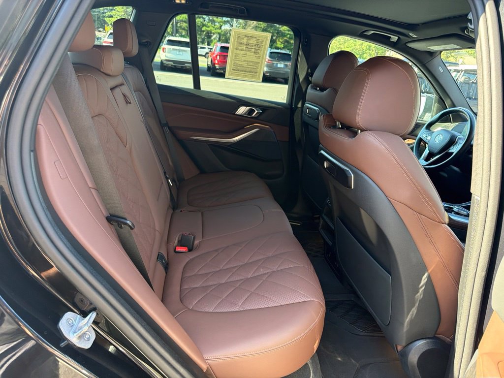 Used 2024 BMW X5 xDrive40i w/ Parking Assistance Package AWD/4WD image 18