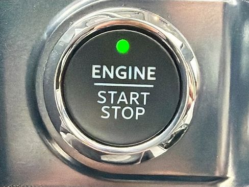 Used 2023 Ford F150 Limited image 33