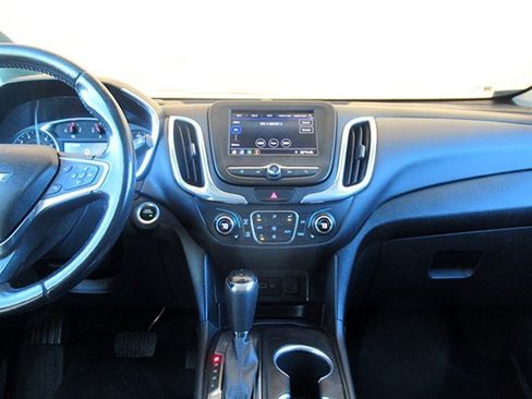 Used 2020 Chevrolet Equinox LT FWD image 22