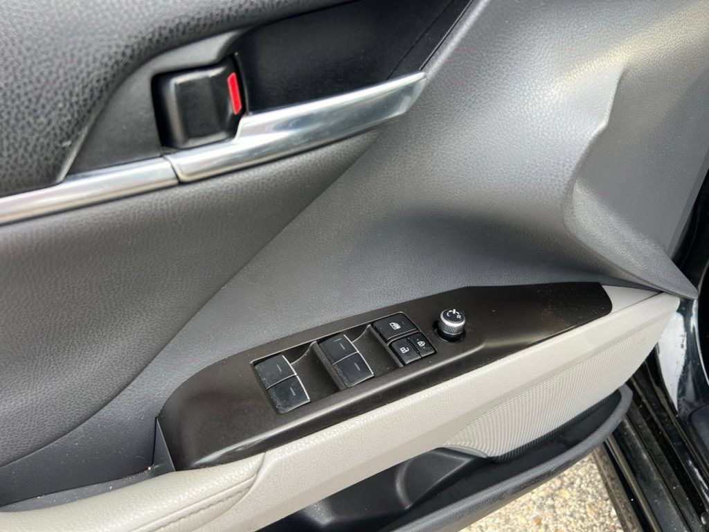 Used 2024 Toyota Camry XSE FWD image 16