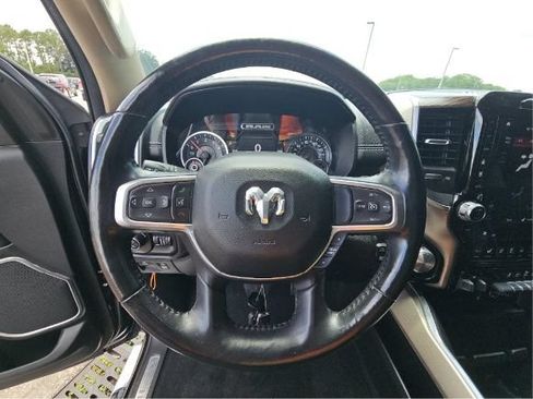 Used 2020 RAM 1500 Laramie AWD/4WD image 5