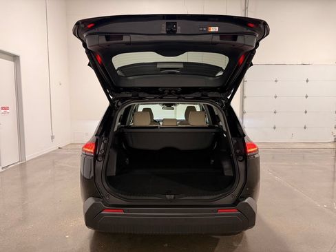 Used 2026 Toyota RAV4 XLE Premium FWD image 9