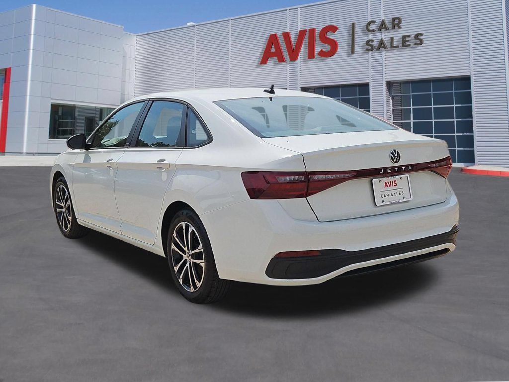 Used 2025 Volkswagen Jetta Sport FWD image 9