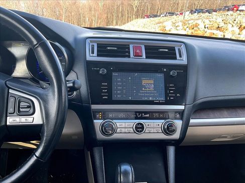 Used 2016 Subaru Outback 2.5i Limited image 29
