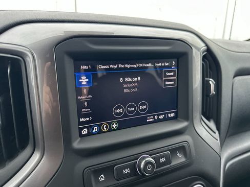 Used 2023 Chevrolet Silverado 1500 Custom image 34