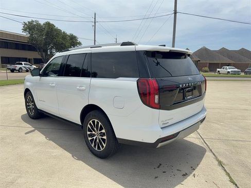 Used 2025 Ford Expedition Platinum AWD/4WD image 5