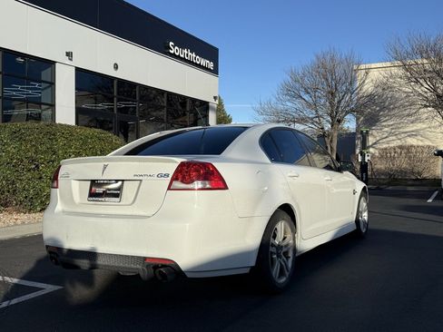 Used 2009 Pontiac G8 w/ Premium Package image 7