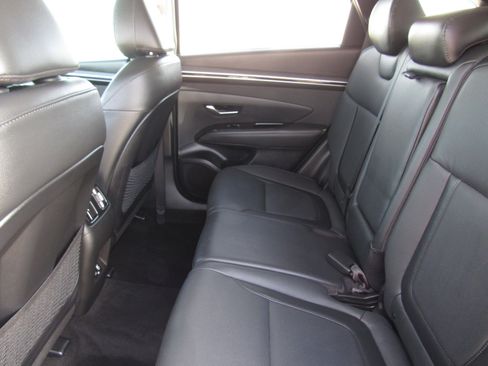 Used 2023 Hyundai Tucson Limited w/ Cargo Package image 16