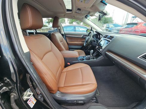 Used 2018 Subaru Outback 2.5i Touring AWD/4WD image 11