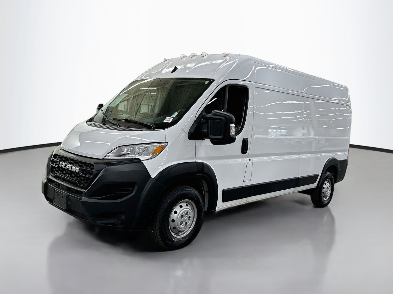 Used 2023 RAM ProMaster 2500 FWD image 3
