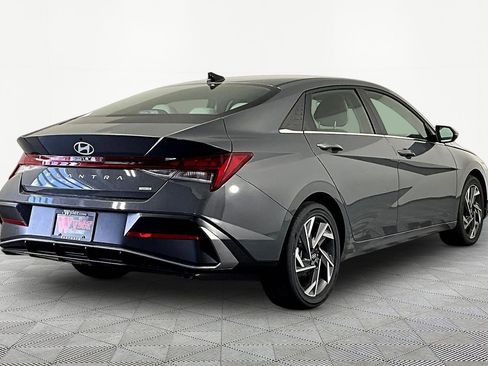 New 2026 Hyundai Elantra Limited FWD image 7