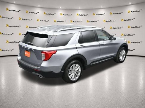 Used 2020 Ford Explorer Limited w/ Hybrid Equipment Group 310A AWD/4WD image 46