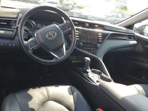 Certified 2020 Toyota Camry XLE FWD image 9