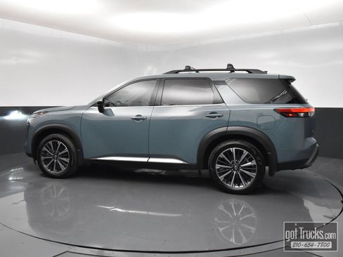 Used 2026 Nissan Pathfinder Platinum w/ Cargo Package FWD image 3