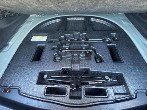 Used 2020 Toyota Avalon XLE image 32