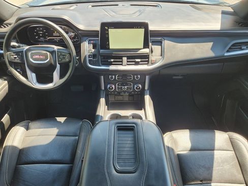 Used 2024 GMC Yukon SLT AWD/4WD image 2