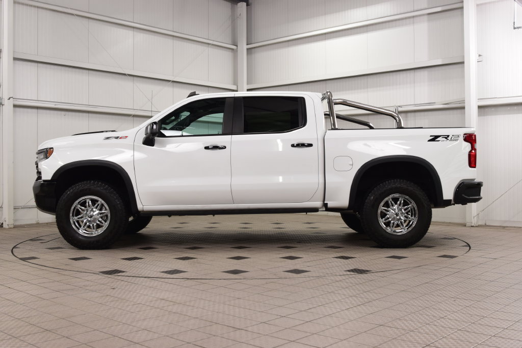 Used 2023 Chevrolet Silverado 1500 ZR2 w/ Technology Package AWD/4WD image 4