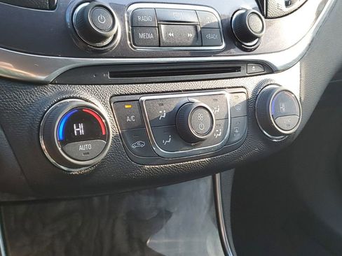 Used 2015 Chevrolet Impala LT image 26