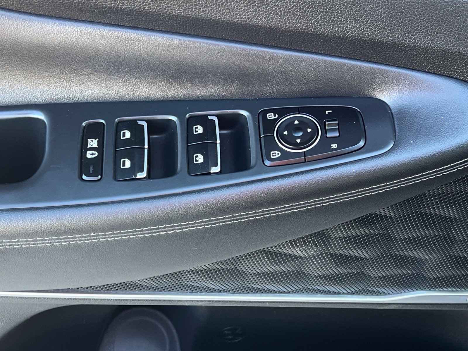 Used 2020 Hyundai Santa Fe Limited FWD image 27