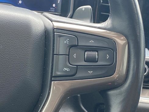Used 2022 Chevrolet Silverado 1500 High Country w/ Z71 Off-Road Package AWD/4WD image 6