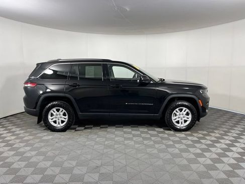 Used 2023 Jeep Grand Cherokee Laredo AWD/4WD image 8