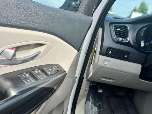 Used 2020 Kia Sedona LX FWD image 10