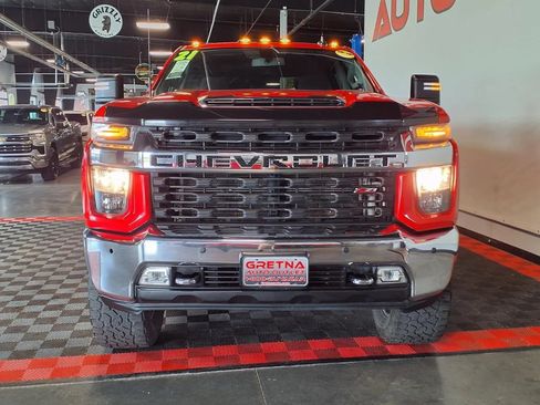 Used 2021 Chevrolet Silverado 2500 LT w/ Convenience Package AWD/4WD image 3