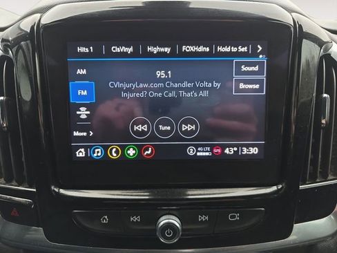 Used 2022 Chevrolet Traverse LT image 26