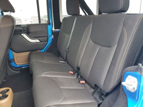 Used 2016 Jeep Wrangler Unlimited Sahara w/ Connectivity Group image 23